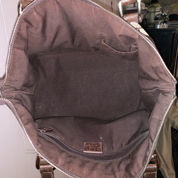 Small Brown Gucci Abby Tote in GG Supreme Canvas - Picture 14 of 16